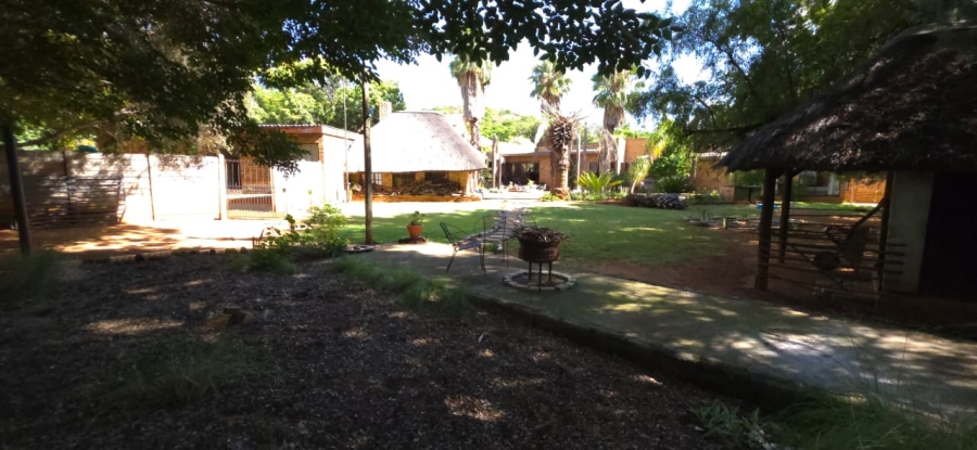 7 Bedroom Property for Sale in Wilkoppies North West